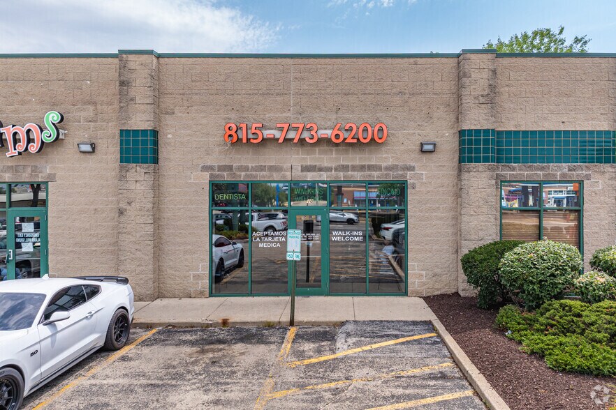 More Photos Of 1724-1728 W Jefferson St, Joliet General Retail For Lease