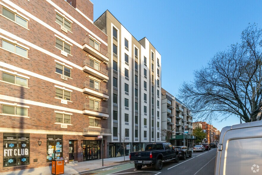 More Photos Of 21-11 31st Ave, Astoria Apartments For Lease