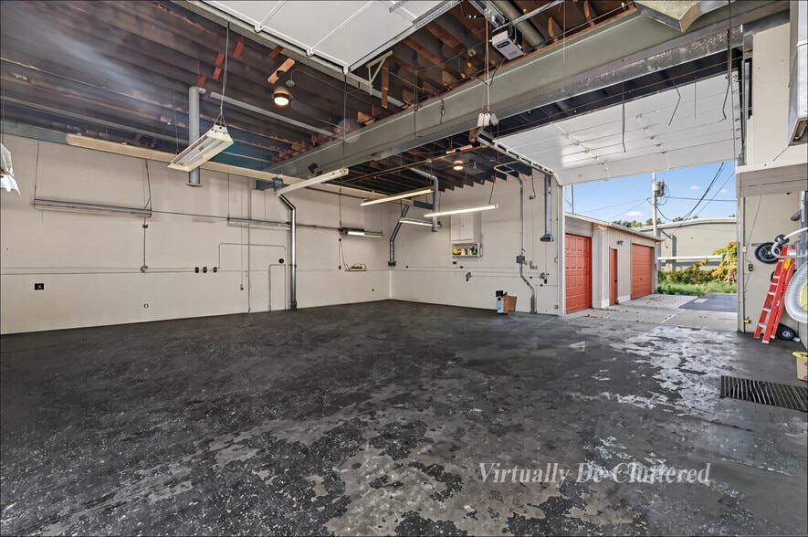 More Photos Of 8708 N 28th Ave, Omaha Light Manufacturing For Sale
