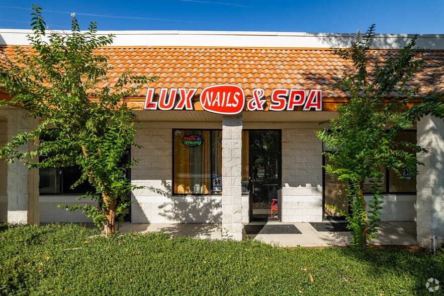 More Photos Of 4110 SW 34th St, Gainesville General Retail For Lease