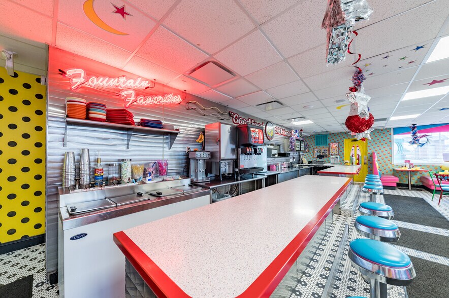 More Photos Of 1111 Fairmont Ave, Fairmont Restaurant For Sale