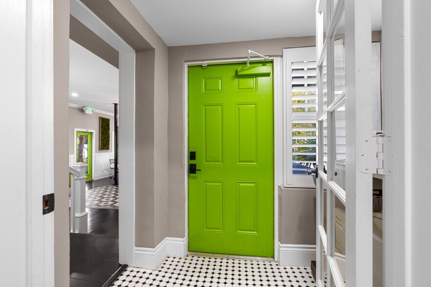 More Photos Of 354 NE 1st Ave, Delray Beach Office For Sale