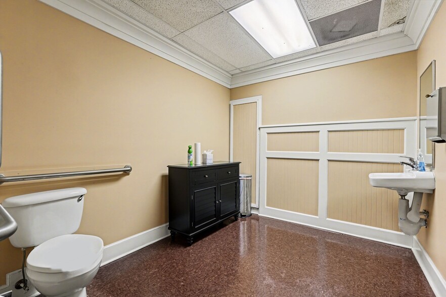 More Photos Of 11084 Dennis W Kerns Pky, King George Warehouse For Sale