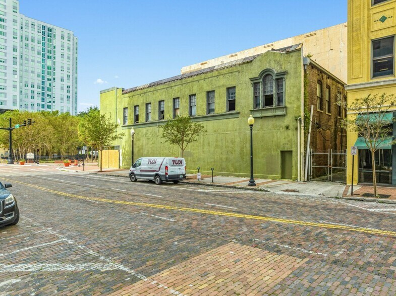 More Photos Of 1001 N Franklin St, Tampa Storefront Retail Residential For Sale