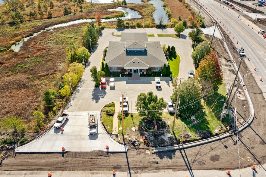 More Photos Of 2505 N Farnsworth Ave, Aurora Bank For Lease