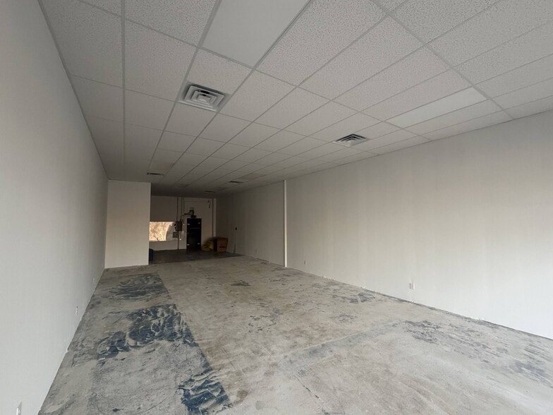 More Photos Of 2700 Broad St, Chattanooga General Retail For Lease