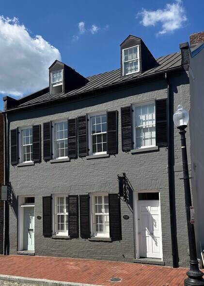 More Photos Of 1054 Potomac St NW, Washington Loft Creative Space For Lease