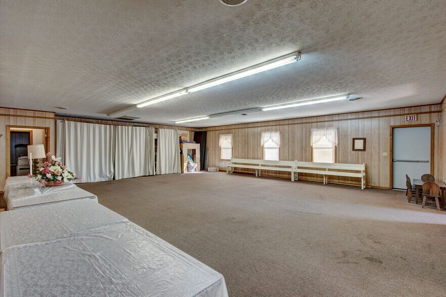 More Photos Of 490 Vickery St, Hartwell Religious Facility For Lease