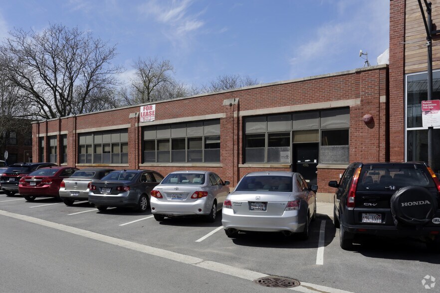 More Photos Of 4700 N Ravenswood Ave, Chicago Warehouse For Lease