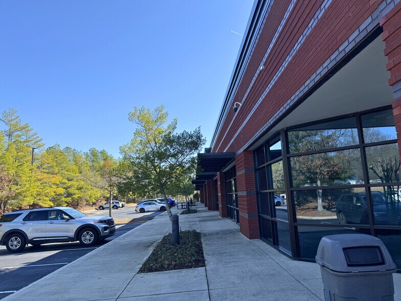 More Photos Of 201 London Pky, Birmingham Flex For Lease