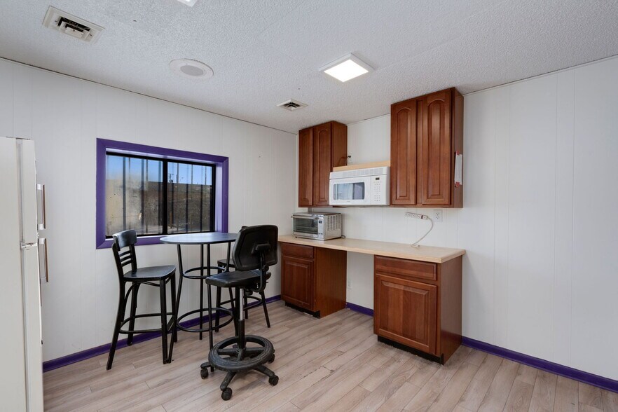 More Photos Of 2515 7th Ave, Garden City Warehouse For Sale