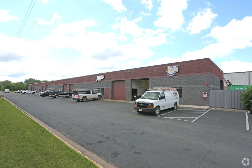 More Photos Of 310-430 County Road D E, Little Canada Light Manufacturing For Lease