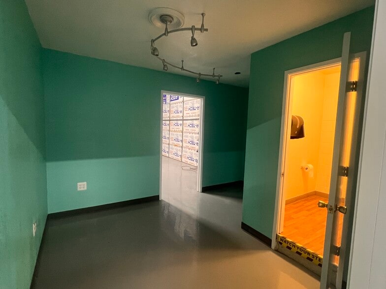 More Photos Of 1991 E William St, Carson City Warehouse For Lease