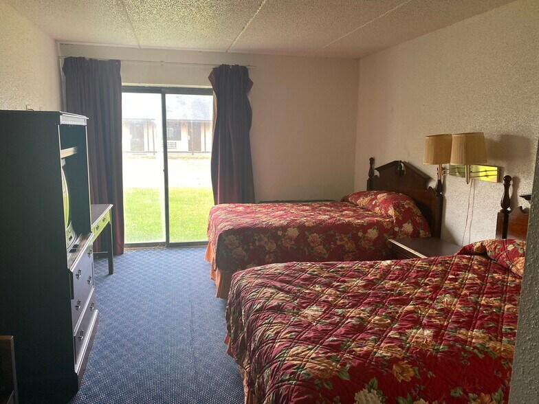 More Photos Of 4380 Pierson Rd, Flint Hotel For Sale