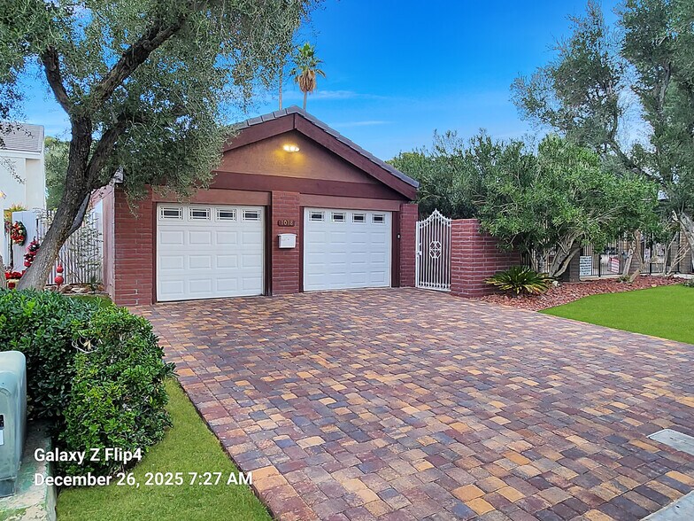More Photos Of 1018 Bel Air Cir, Las Vegas Multifamily For Sale