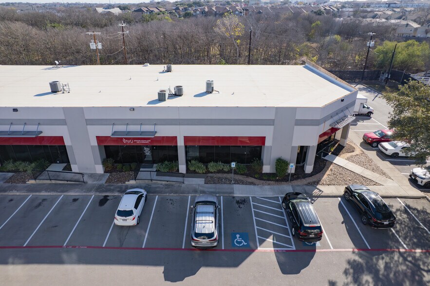 More Photos Of 8666 Huebner Rd, San Antonio Research And Development For Lease