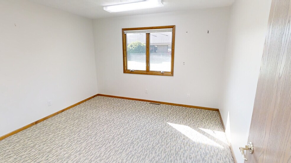 More Photos Of 3281 Racquet Club Dr, Traverse City Office For Lease