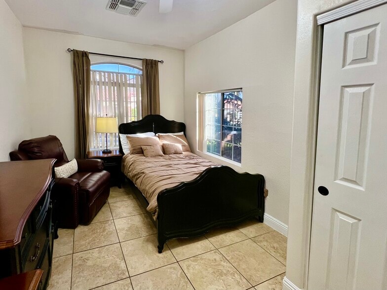 More Photos Of 21428 N 55th Ave, Glendale Assisted Living For Lease