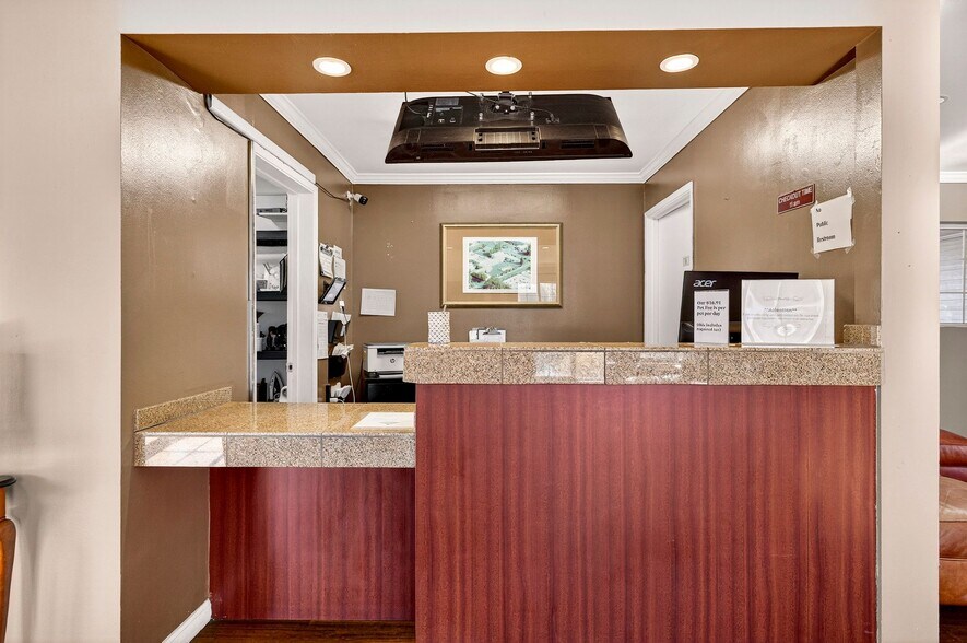 More Photos Of 725 Broadway St, Chico Hotel For Sale