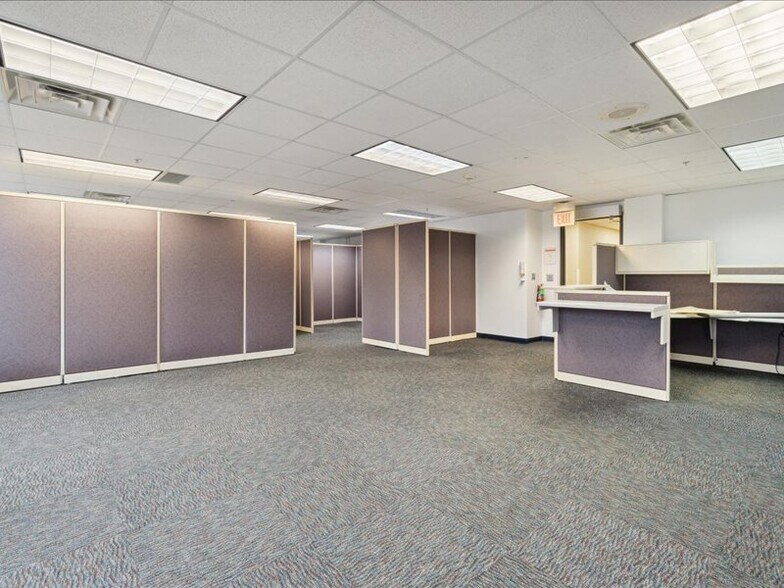 More Photos Of 1100 W Saginaw St, Lansing Medical For Sale