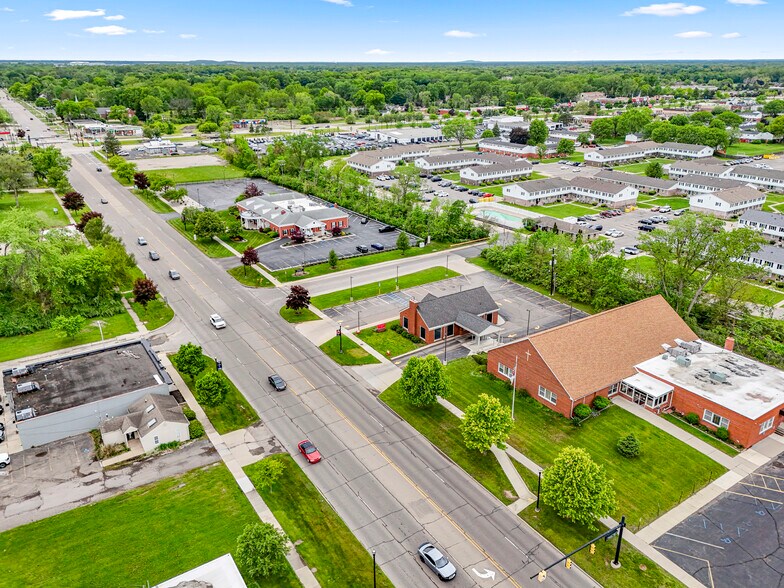 More Photos Of 23700 Goddard Rd, Taylor Bank For Lease