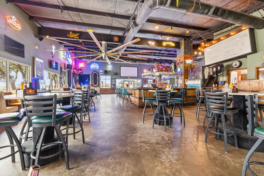 More Photos Of 1515 N Interstate 35, Georgetown Freestanding For Sale