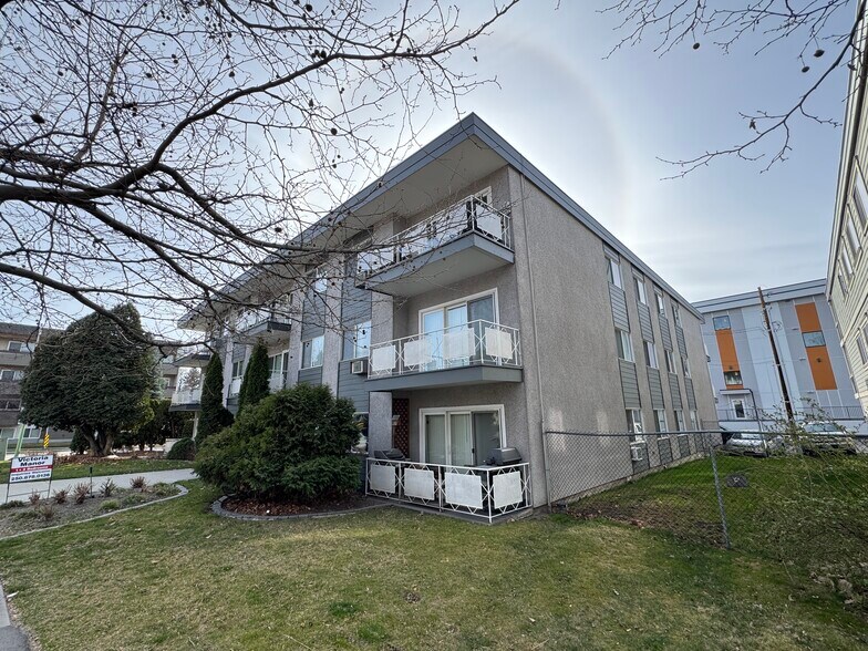 More Photos Of 1880 Pandosy St, Kelowna Apartments For Sale