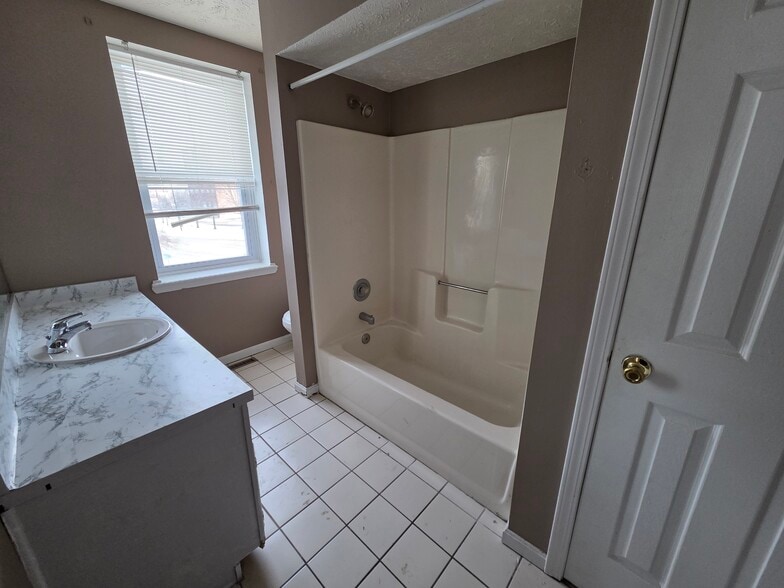 More Photos Of 1302 Broadway, Lorain Storefront Retail Residential For Sale