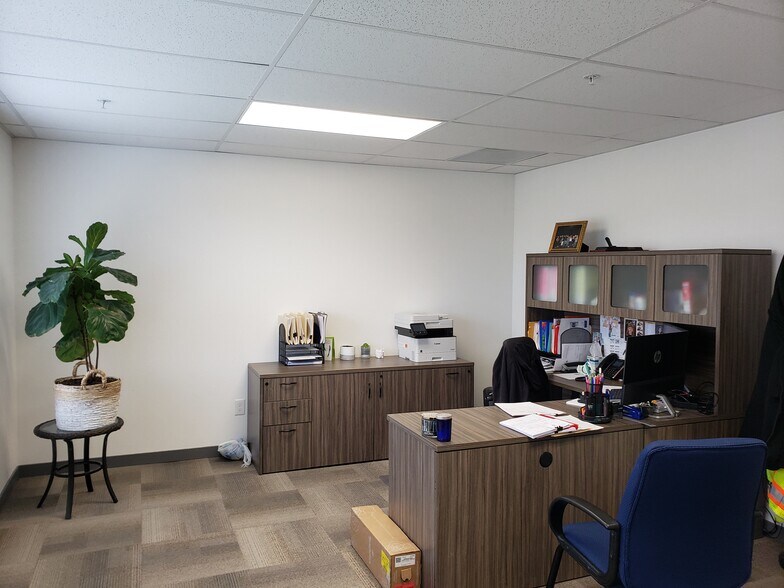 More Photos Of 1710 W Main St, Battle Ground Office For Lease