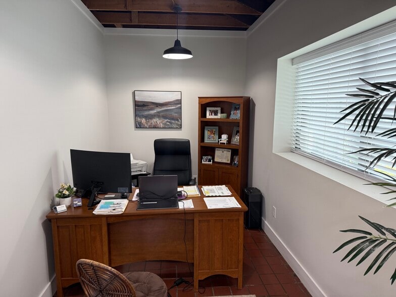 More Photos Of 924 N Tennessee St, Cartersville Office For Lease