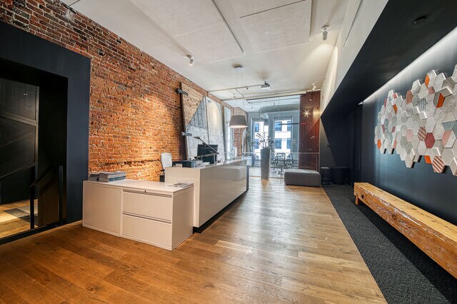 More Photos Of 460-464 Mcgill, Montréal Office For Sale