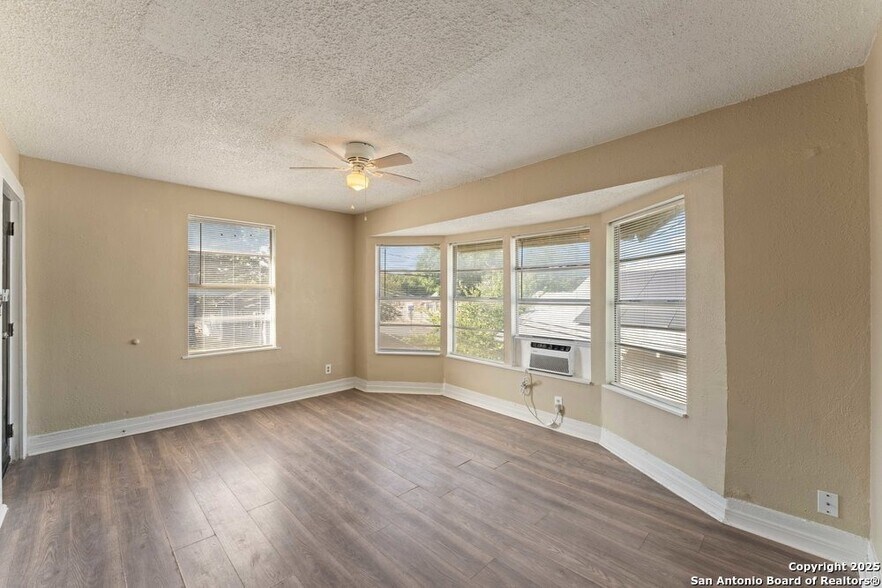 More Photos Of 403 Terrell Ave, San Antonio Apartments For Sale