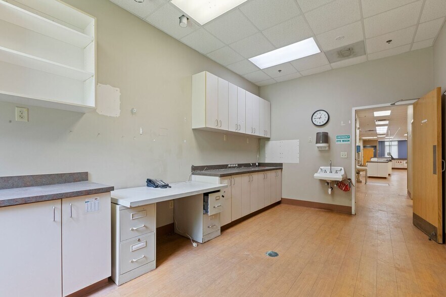 More Photos Of 1922 K M Wicker Memorial Dr, Sanford Medical For Lease