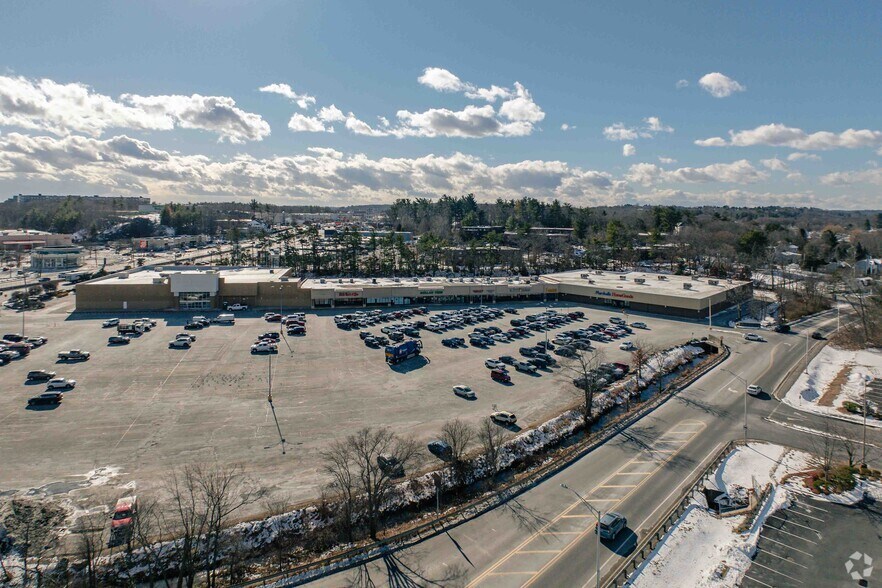 More Photos Of 607-653 Broadway, Saugus Freestanding For Lease