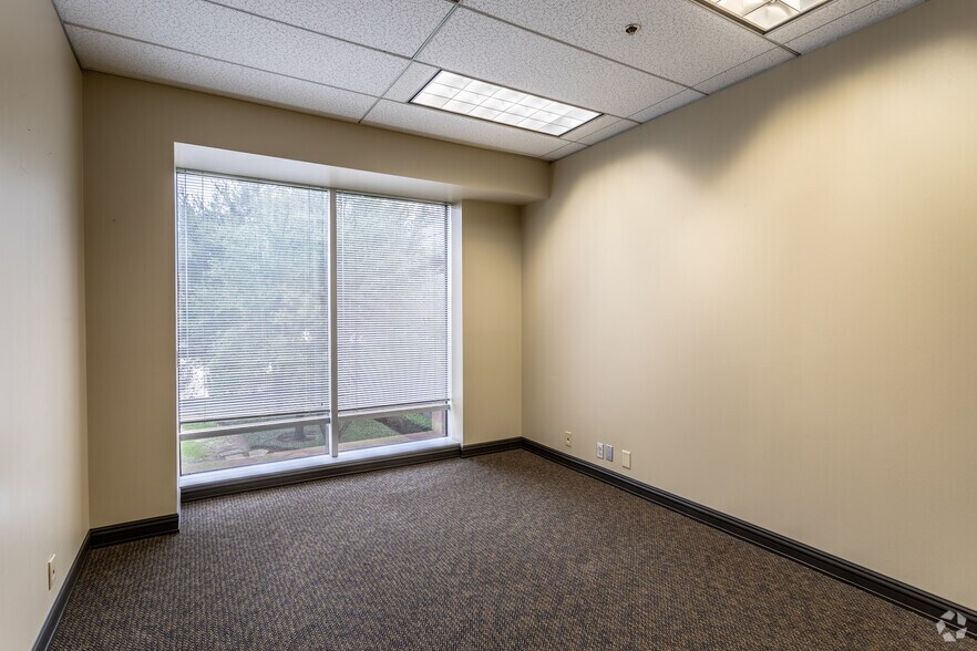 More Photos Of 10101 Reunion Pl, San Antonio Office For Lease