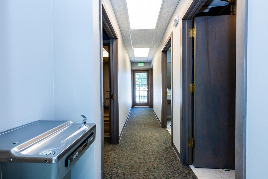 More Photos Of 2300 Pipestone Rd, Benton Harbor Office For Sale