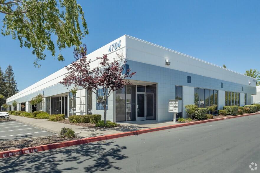 Primary Photo Of 4704 Roseville Rd, North Highlands Flex For Lease