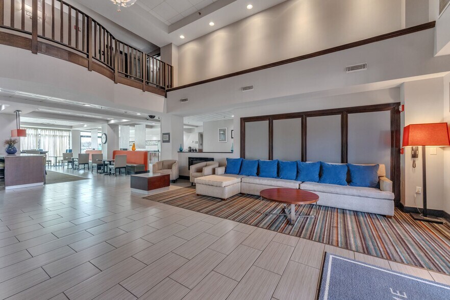 More Photos Of 2270 N Germantown Pky, Cordova Hotel For Sale