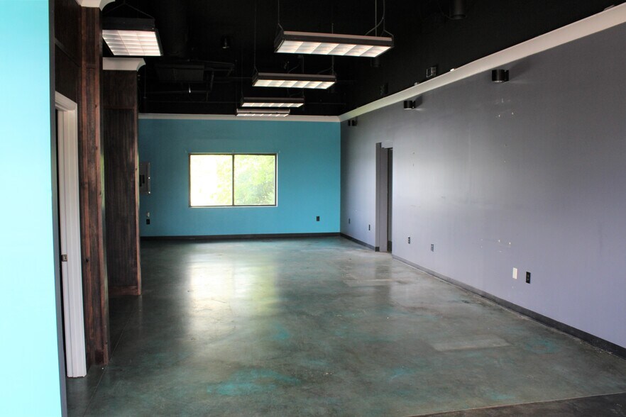 More Photos Of 1065 River Oaks Dr, Flowood Restaurant For Lease