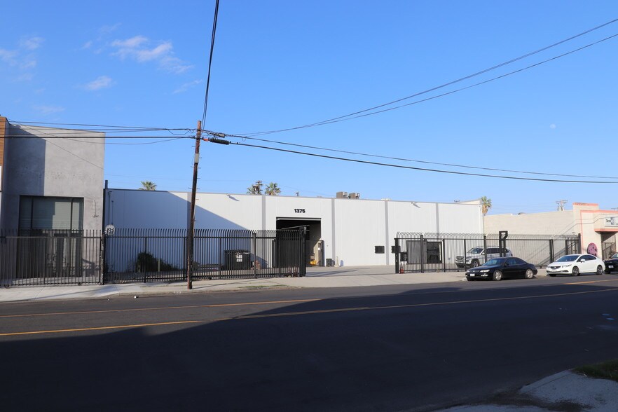More Photos Of 1375 E 15th St, Los Angeles Warehouse For Sale