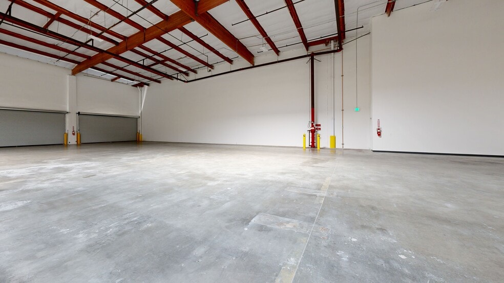 Primary Photo Of 1175 Aviation Pl, San Fernando Manufacturing For Lease