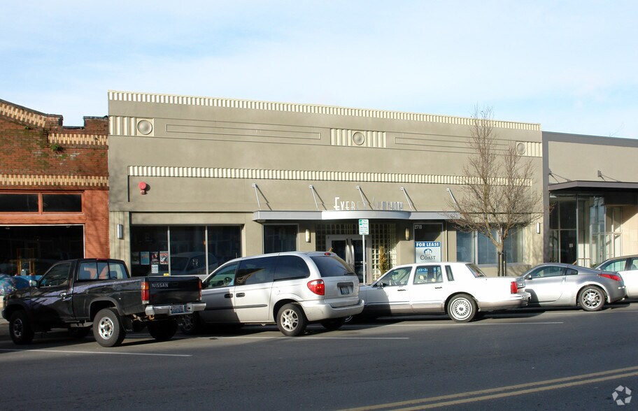 More Photos Of 2708-2710 Colby Ave, Everett Loft Creative Space For Lease