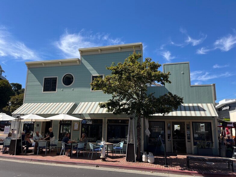 Primary Photo Of 42-46 Main St, Tiburon General Retail For Lease