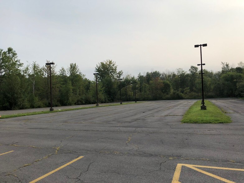 More Photos Of 2725 W Entry Rd, Baldwinsville Sports And Entertainment For Lease