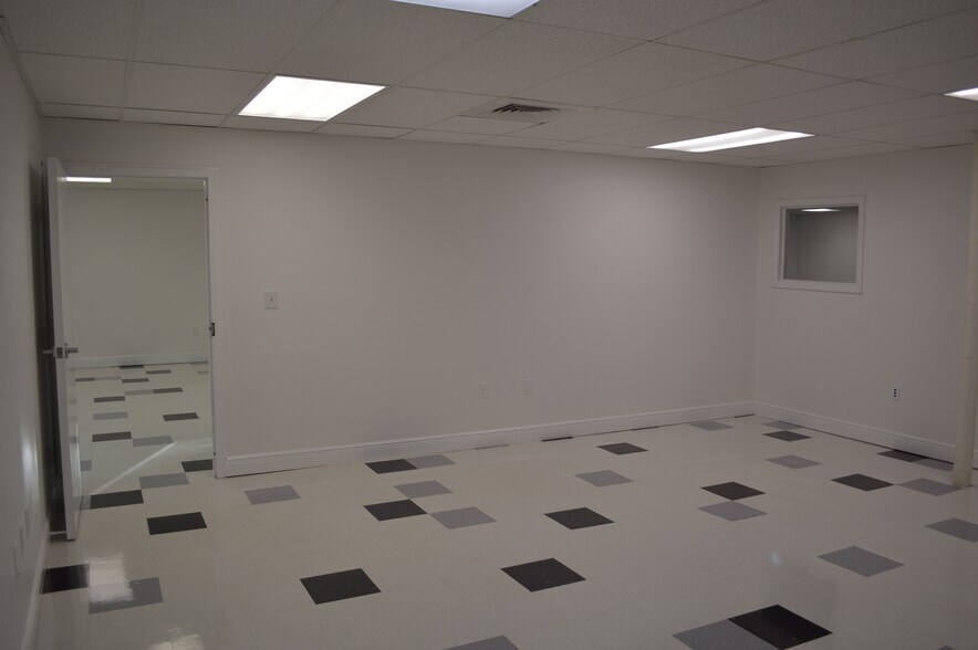 More Photos Of 2979 N 46th Ave, Saint Petersburg Office For Lease
