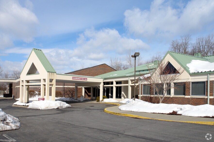 More Photos Of 7 Century Hill Dr, Latham Office For Lease