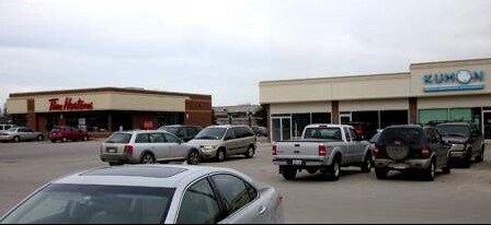 More Photos Of 30 Rice Rd, Welland Storefront For Lease