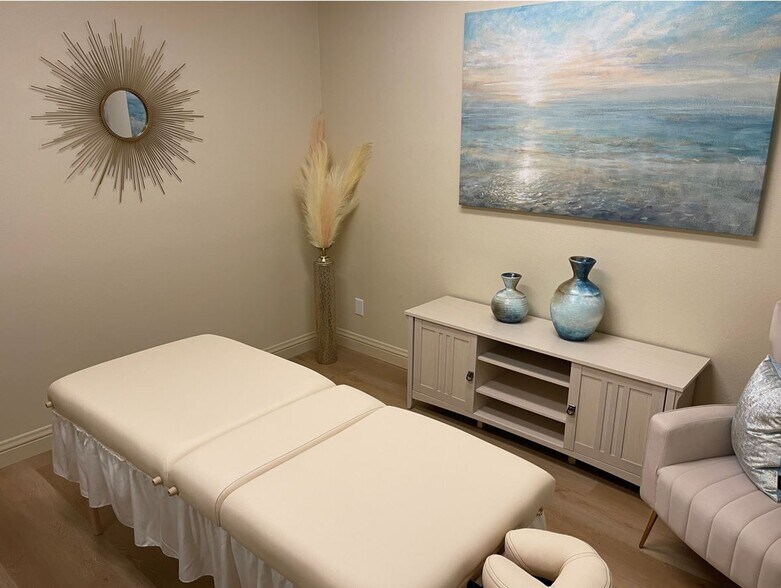 More Photos Of 1000 Quail St, Newport Beach Coworking Space