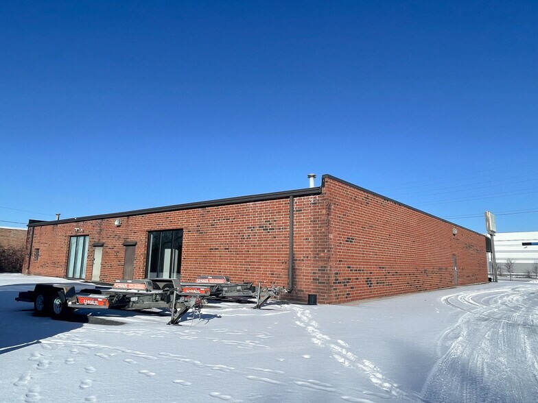 More Photos Of 33W401 Roosevelt Rd, West Chicago Office For Lease