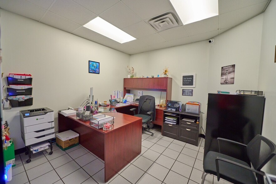 More Photos Of 1902 E Central Texas Expy, Killeen Auto Dealership For Sale